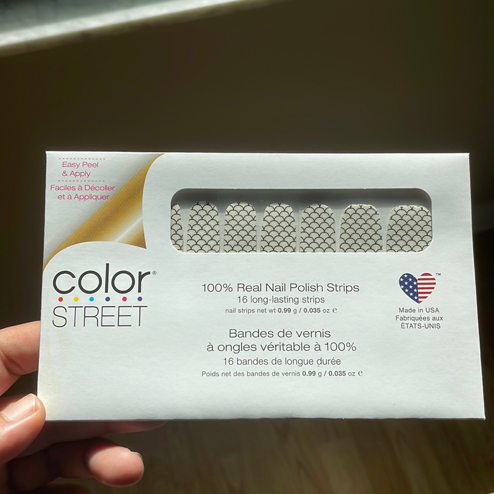 Color Street Nail Polish strips “mermaid you look”